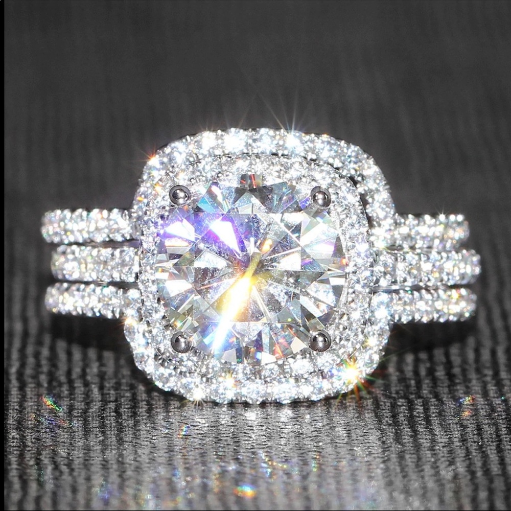 New Luxury 925 Silver Diamond Engagement Ring - Picture 5 of 5